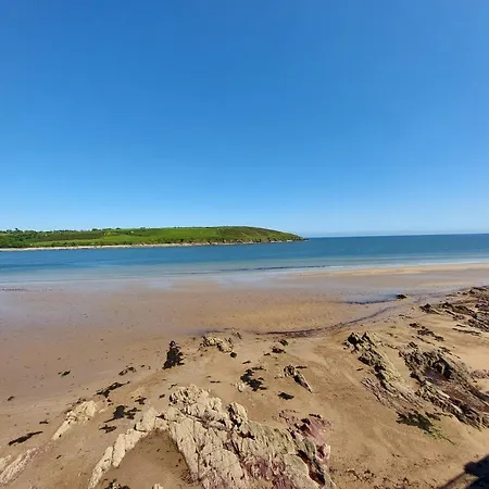 Happy Sandy Feet: Cozy Seaside Retreat in Youghal Exterior photo
