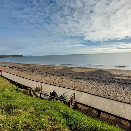 Happy Sandy Feet: Cozy Seaside Retreat in Youghal Exterior photo