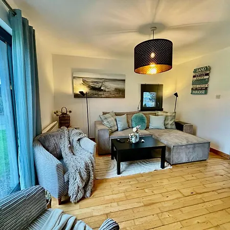 Happy Sandy Feet: Cozy Seaside Retreat in Youghal Exterior photo